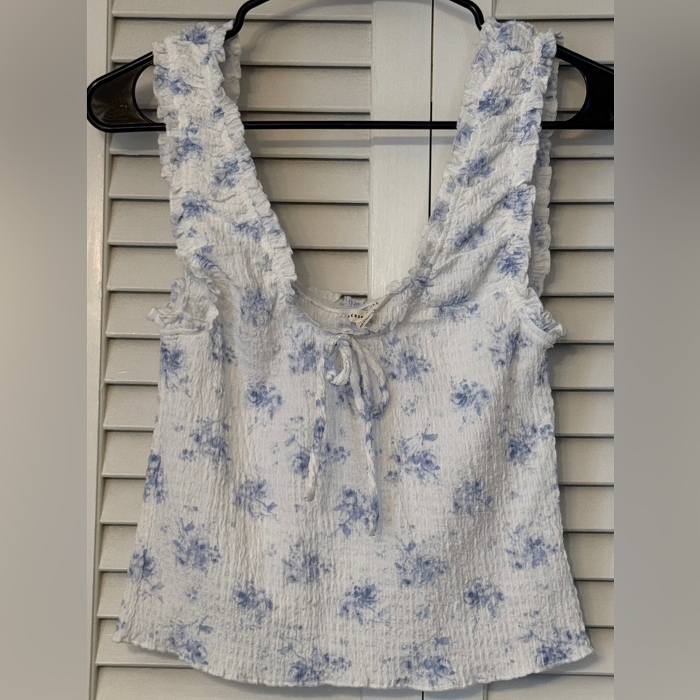 Aeropostale Floral Scoop-Neck Cropped Crinkle Tank